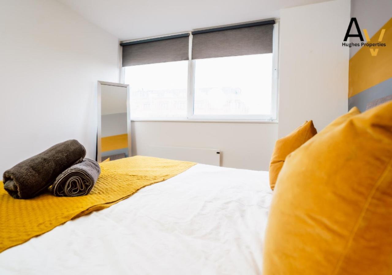 Stylish One-Bedroom Apartment - Free Wi-Fi, 4 Mins From Station, Perfect For Business Stays By Av Hughes Properties Milton Keynes Extérieur photo